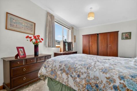 2 fernside, brisbane street, largs _19.jpg