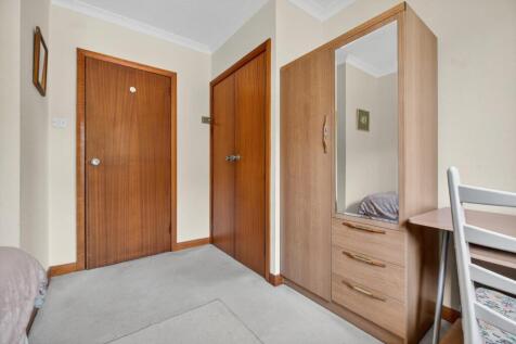 2 fernside, brisbane street, largs _23.jpg