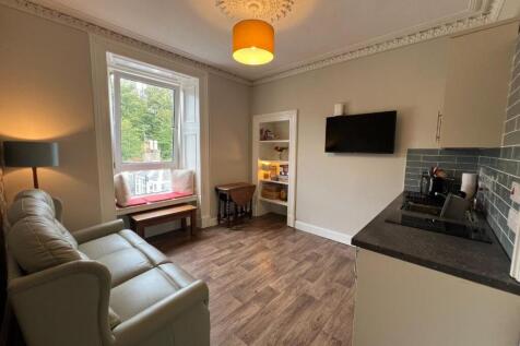 Living Room/Kitchen