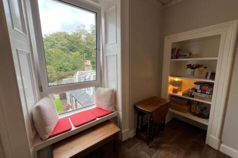 Living Room/Kitchen