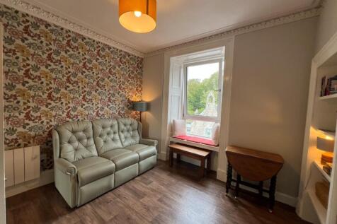 Living Room/Kitchen