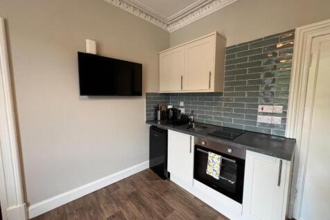 Living Room/Kitchen