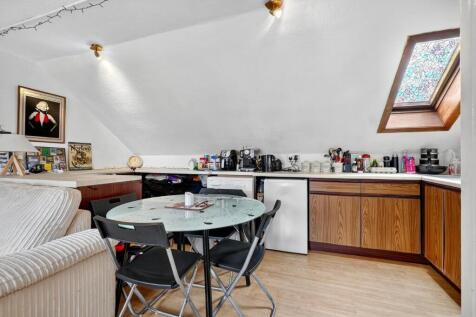 7_001_3l 21 bath street, largs _07.jpg