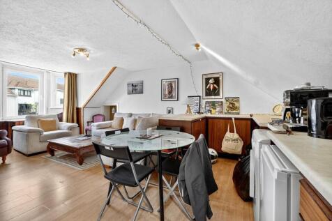 9_001_3l 21 bath street, largs _09.jpg