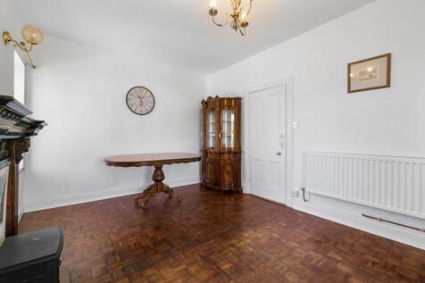 Dining Room  (5th Bedroom)