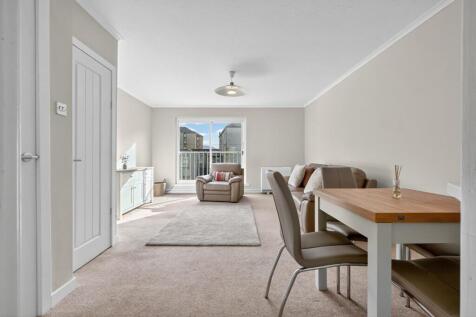 2_3 hamilton court_03.jpg