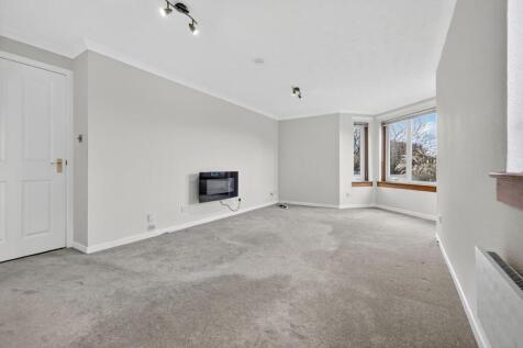 2 woodbank gardens, largs _05.jpg