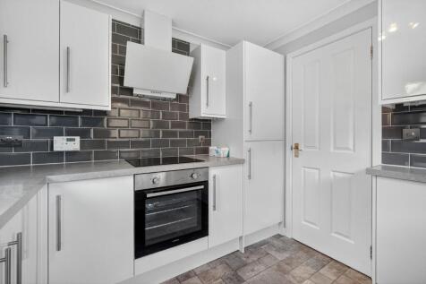 2 woodbank gardens, largs _09.jpg