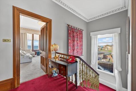 8 buchanan street, largs_11.jpg