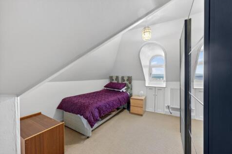 8 buchanan street, largs_35.jpg