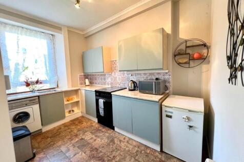 Kitchen / Dining