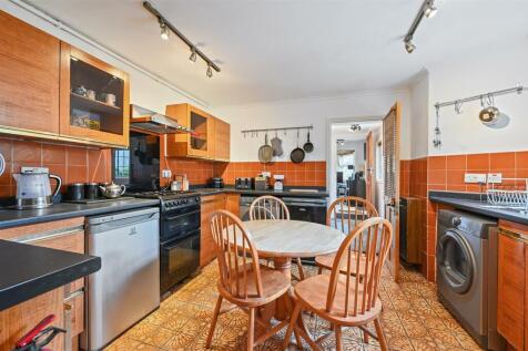 WH - 29 Downs Road - Kitchen1 (1).JPG
