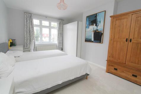 bed 3.jpg