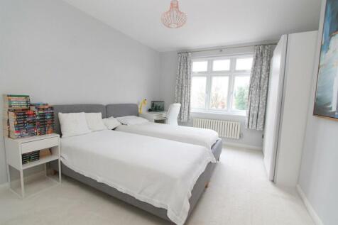 bed 3b.jpg