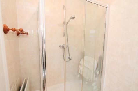BED 3 ENSUITE.jpg