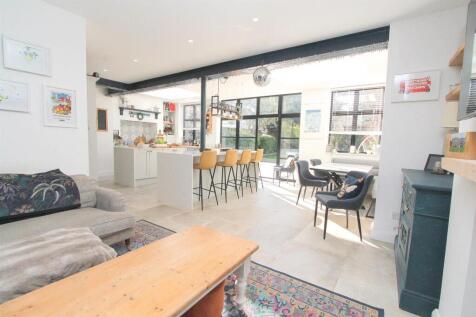 living area b.jpg