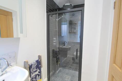 downstairs shower room.jpg