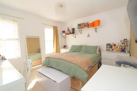 bed 1.jpg