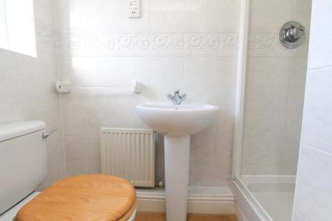 BED 2 ENSUITE.jpg