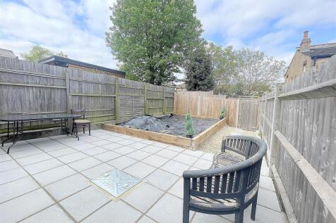 garden 1.jpg