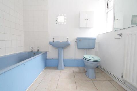 annex bath.jpg