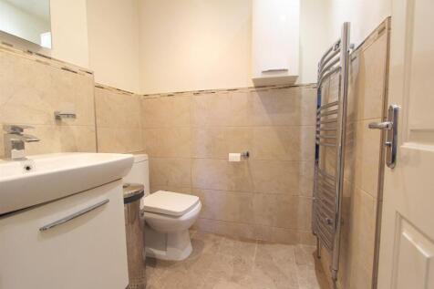 ensuite.jpg