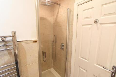 ensuite b.jpg