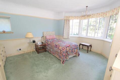 bed 1.jpg