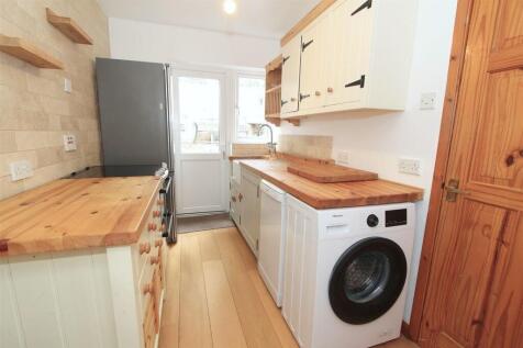 kitchen 1.jpg