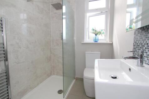 ensuite.JPG