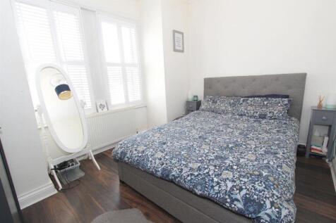 bed 1.jpg