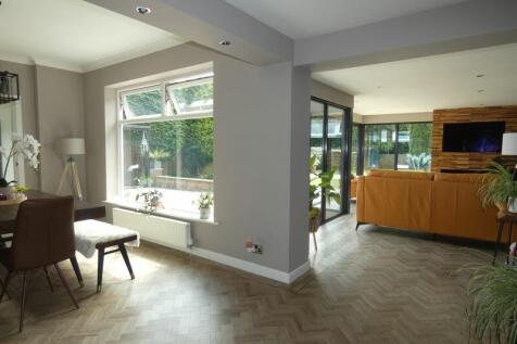Open Plan Lounge/Dining room