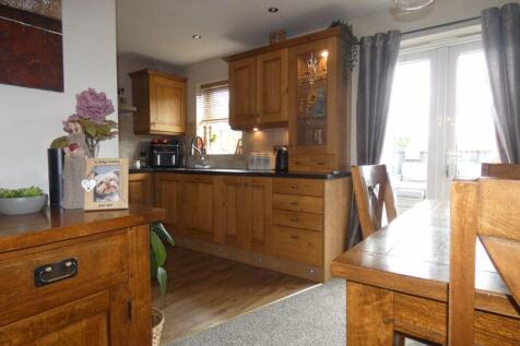 Open plan Lounge/Diner into Kitchen