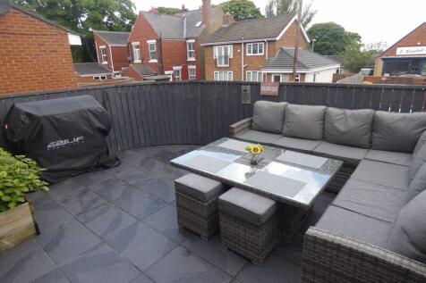 Enclosed Patio Area