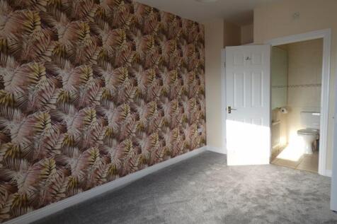 Bedroom One / En-Suite