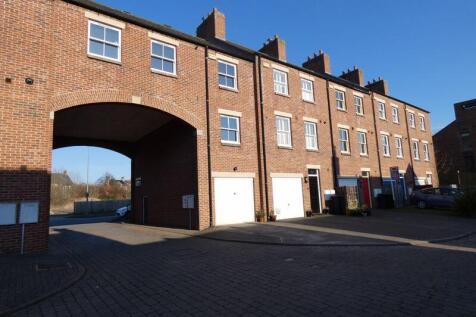 Entrance/Courtyard