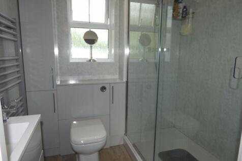 Main Bedroom En-Suite