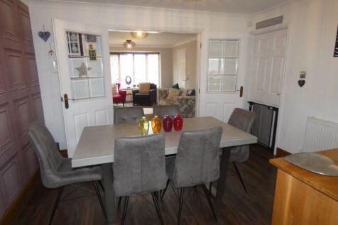 Dining Room into Lounge