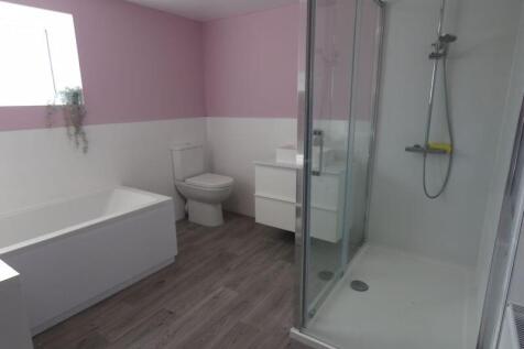 First Floor Apartment Bathroom