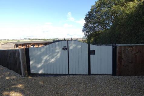 Paddock/Stables