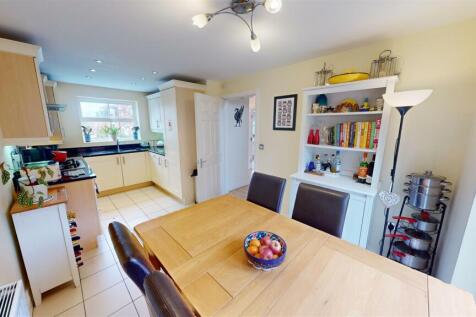 St Thomas Close Kitchen Diner