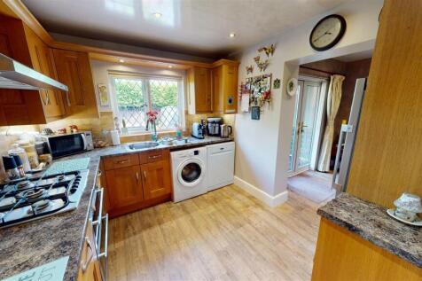 Lakeside Gardens Kitchen