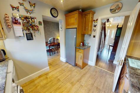 Lakeside Gardens Kitchen