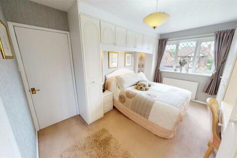 Lakeside Gardens Bedroom