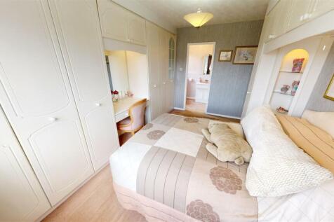 Lakeside Gardens Bedroom
