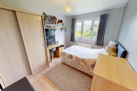Lakeside Gardens Bedroom