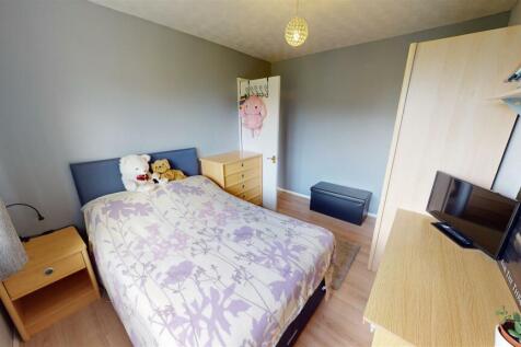 Lakeside Gardens Bedroom