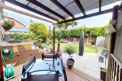 Lakeside Gardens Rear Garden