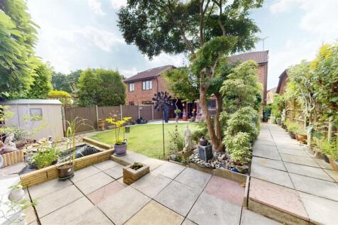 Lakeside Gardens Rear Garden