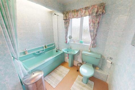 Moss Lane Bathroom